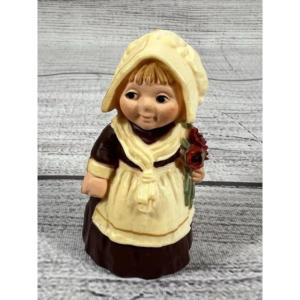 Vintage Hallmark Merry Miniatures Pilgrim Girl Figurine‎ Flowers 2